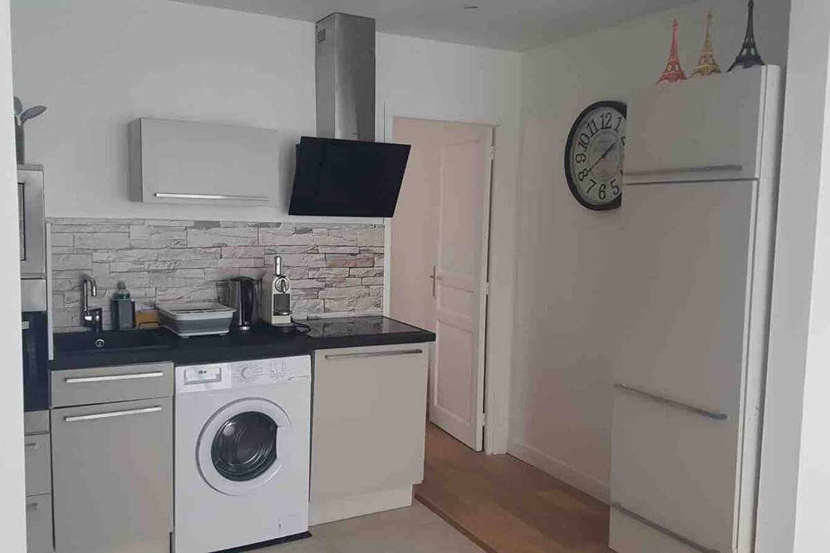 Фото с сайта нашей хозяйки. Здесь я готовила овсянку:), а сын варил кофе.