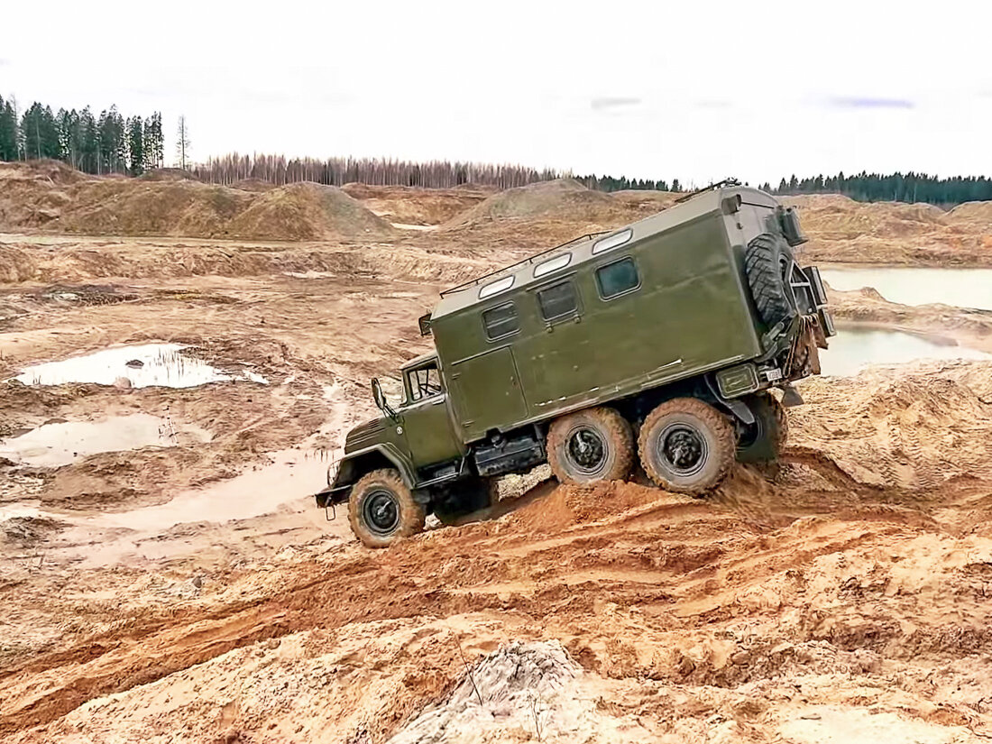 Я не думал, что ЗИЛ-131 может красиво ездить по бездору ???