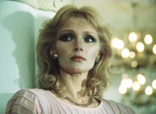 фото с портала ttps://www.kino-teatr.ru/kino/acter/w/sov/5918/foto/697163/