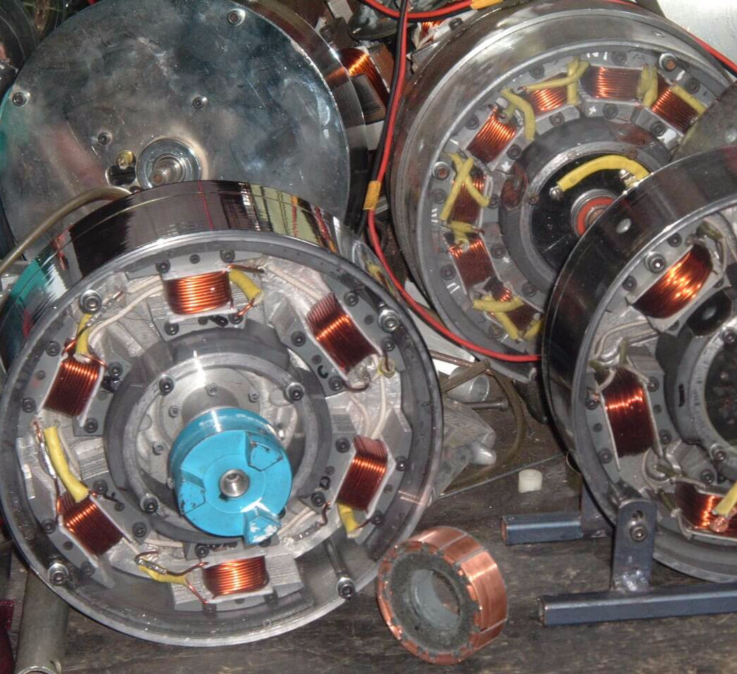 Магнитный двигатель Минато.