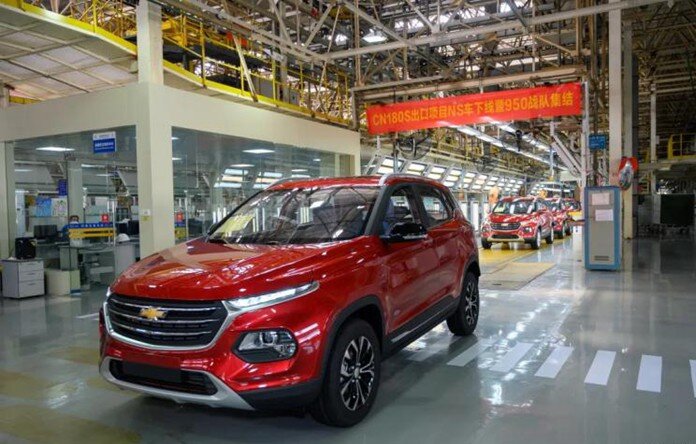 Baojun 510 с логотипом Chevrolet 
