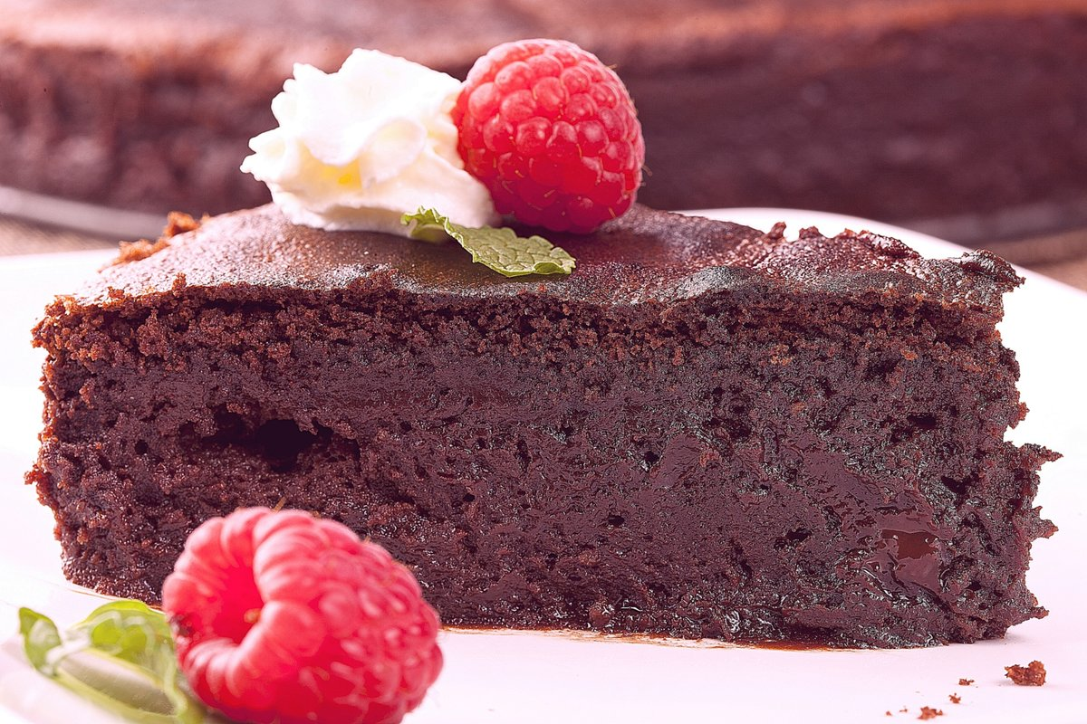 Пирог Брауни шоколадный. Шоколадное пирожное Брауни. Американский десерт Брауни. Десерт Брауни шоколадный классический. Приготовление брауни