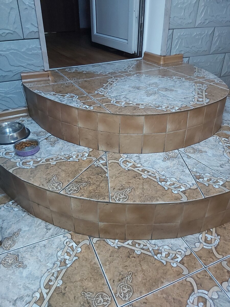 Ступени на кухне