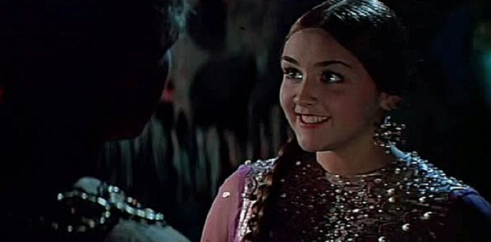 Кадр из фильма "Варвара-краса, длинная коса"