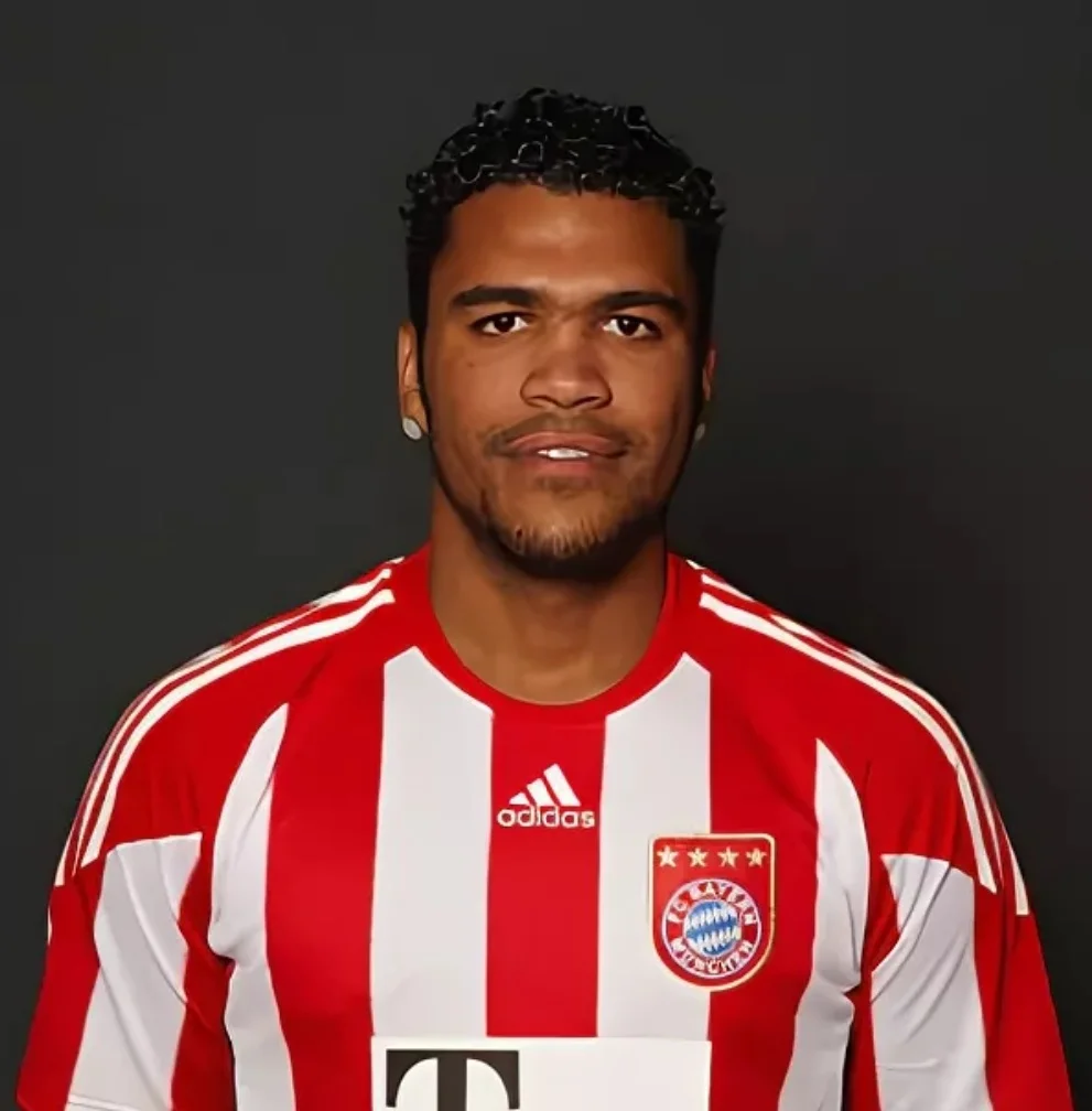 Ах как форма то к лицу.