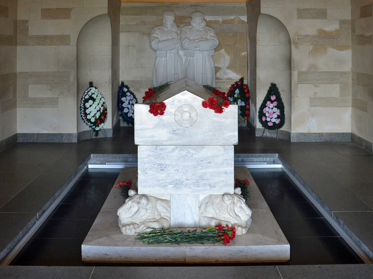 Болгария. Монумент Свободы на перевале Шипка | Заяц путешественник | Дзен