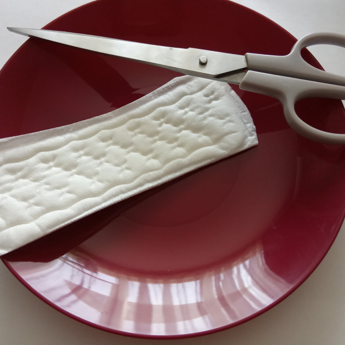 Берём ежедневную прокладку