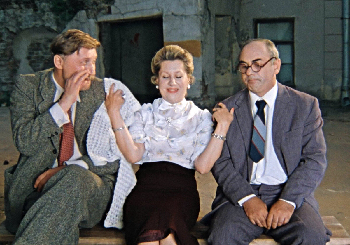 покровские ворота фильм 1982. михаил козаков покровские ворота. покровские ворота фильм маргарита хоботова. покровские ворота фильм маргарита хоботова. покровские ворота фильм 1982.