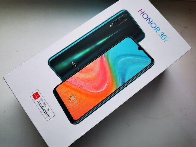 Распаковка HONOR 30i