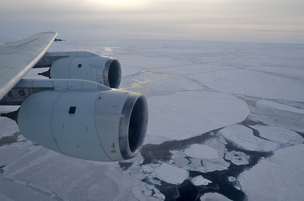 ✈ Почему пассажирские самолёты не летают через полюса