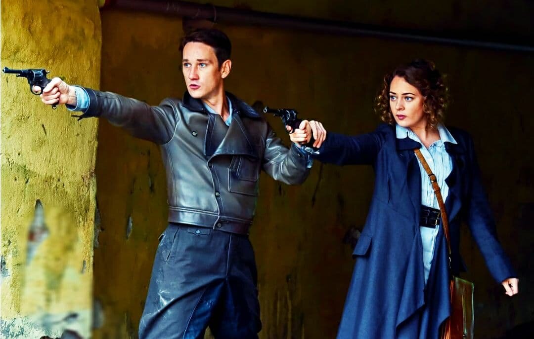 Антон Шагин и Аглая Тарасова на съёмках сериала "Подкидыш"