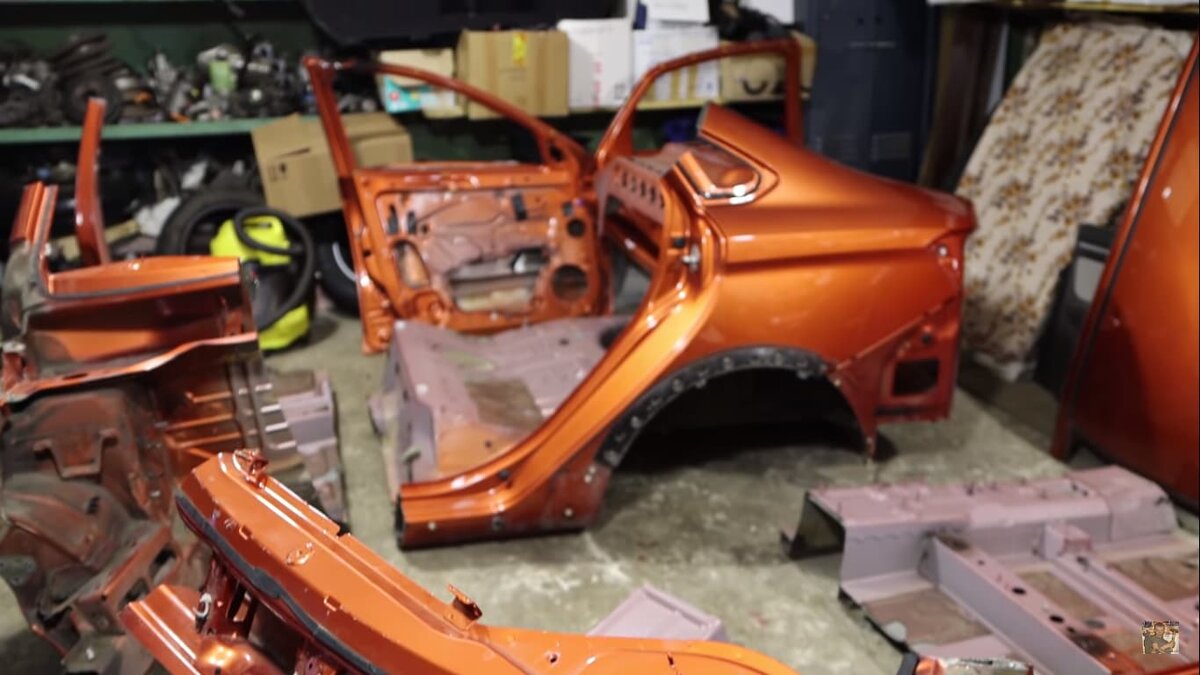 Скриншот из видео блогера