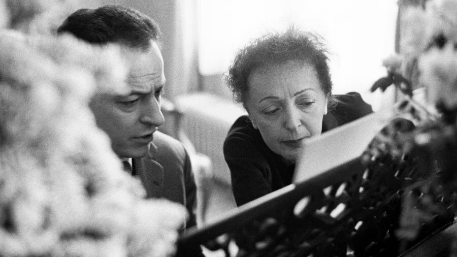 Эдит Пиаф с композитором песни Non, je ne regrette rien                                                                                Фото: Getty Images/Photo 12