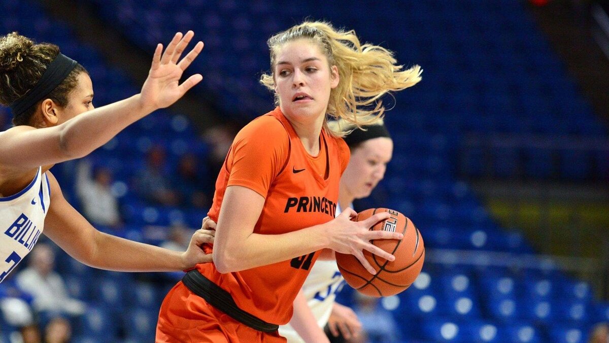 Красивые девушки в баскетболе пленяют отличной физической формой, активностью и великолепной игрой