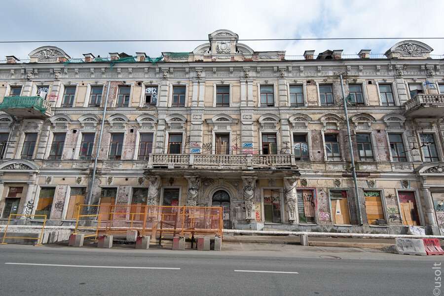 так выглядет дом в центре Москвы еще недавно