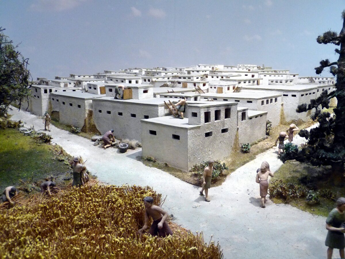 модель  старейшей деревни Древнего Мира: Чатал-Гуюк (7000 лет назад) (Wikimedia) 