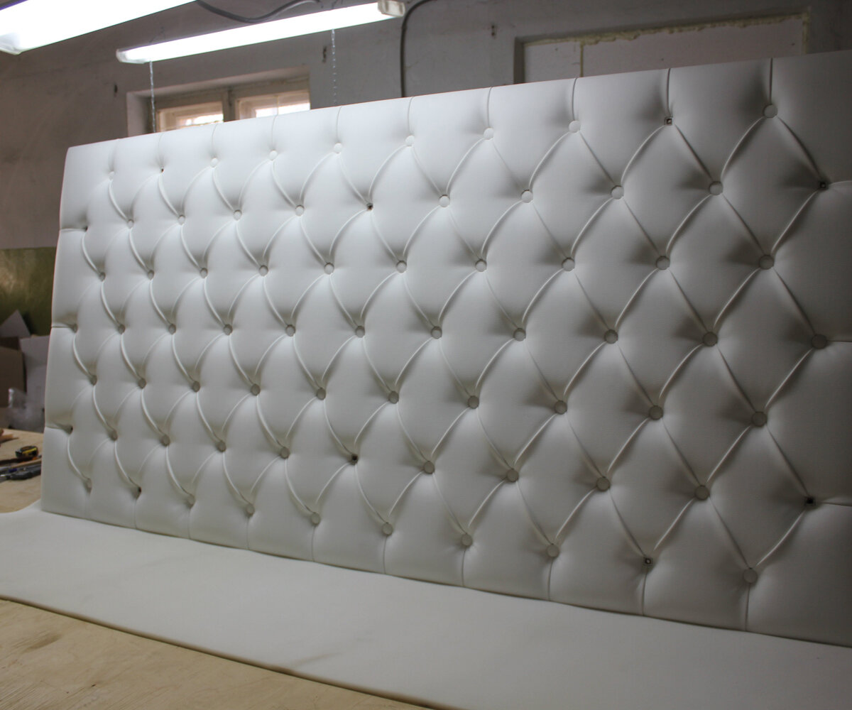 Мягкая панель в виде каретной стяжки