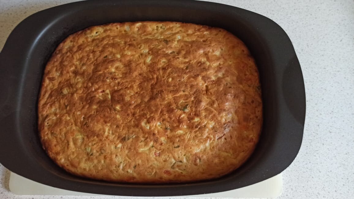 Пирог с кабачком и вялеными помидорами
