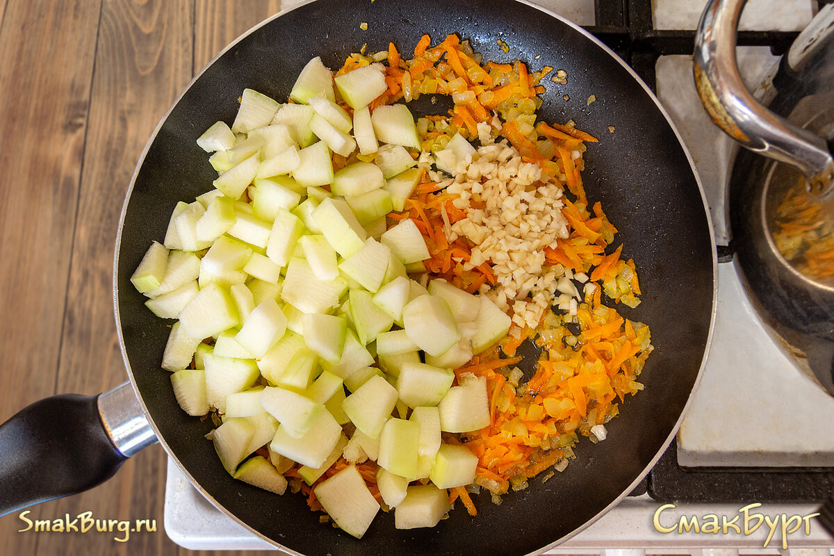 Нежнейший суп-пюре из кабачков с мясом - кулинарный эксперимент удался |  СмакБург | Дзен