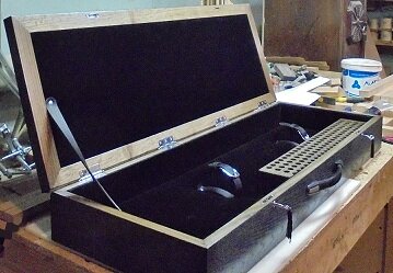 Деревянный сувенирный кейс для оружия