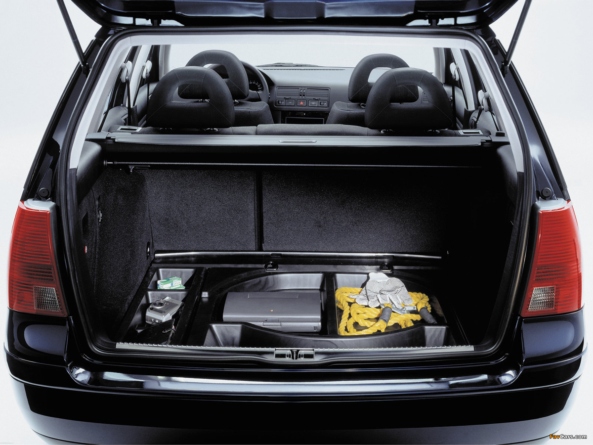 Автомобиль Volkswagen Bora variant 1J6 багажник