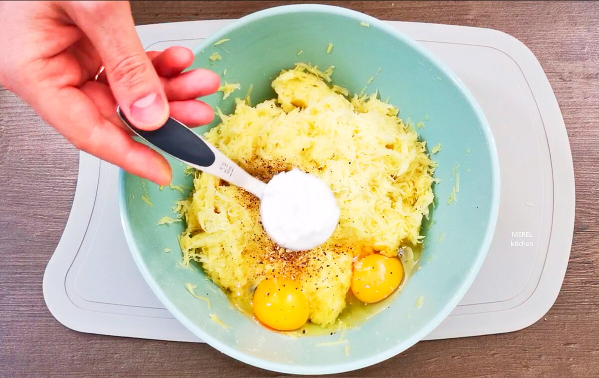Приготовила по совету подруги драники : очень вкусные, всегда пышные и совсем без грамма муки. Делюсь Приготовила по совету подруги драники : очень вкусные, всегда пышные и совсем без грамма муки. Делюсь