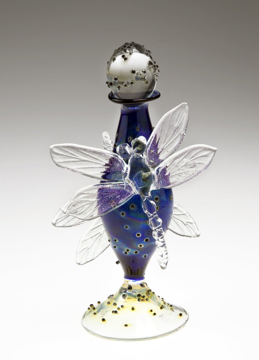 Флакон для духов. Материал взят из свободного источника.