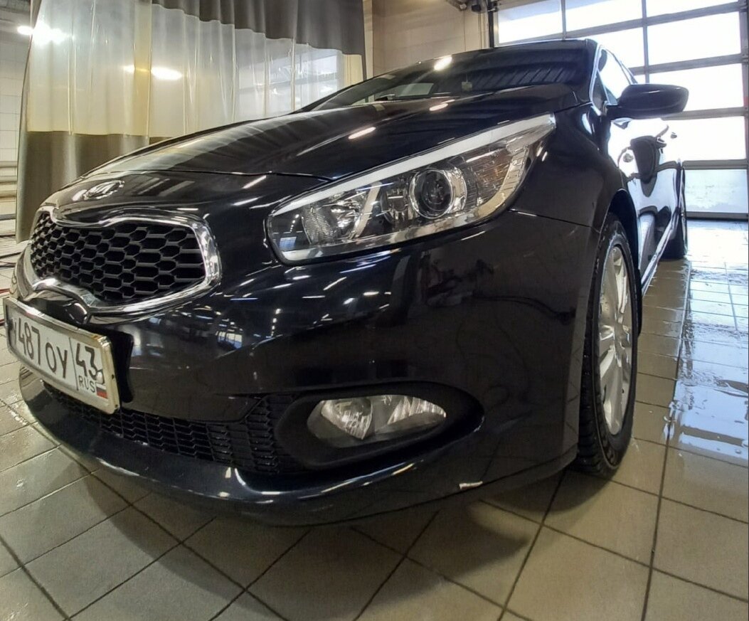 ☝🏻Лакокрасочный слой защищает кузов машины от коррозии и губительного влияния внешней среды, но подвержен изменениям и повреждениям. Длительное воздействие песка, загрязняющих веществ, особенно если речь идет о химикатах, от которых машина покрывается жирной маслянистой пленкой, может привести к необратимому повреждению краски на машине. Как итог – машину придется перекрашивать, тратя дополнительные средства. Не говоря уже о том, что длительное воздействие грязи способно привести к разрушению кузова автомобиля, образованию ржавчины, прогниванию порогов и днища.

✅Заботьтесь о своём автомобиле! Мойка - залог долгой службы машины, без необходимости обновлять краску или производить ремонт.

Мойка, хим чистка Kia и автомобиля любого другого бренда:
Kia Автомотор - Официальный дилер Kia в Кирове
☎ +7 (8332) 523-000
🌐 kia-avtomotor.ru/service/booking/
⌚ с 8:00 до 20:00 ежедневно