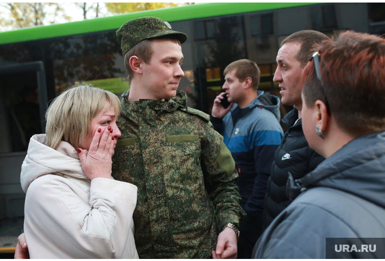 Последние новости когда мобилизованных вернут домой насовсем. Проводы военнослужащих. Мобилизация фото. Мобилизация в России. Семья военнослужащего.