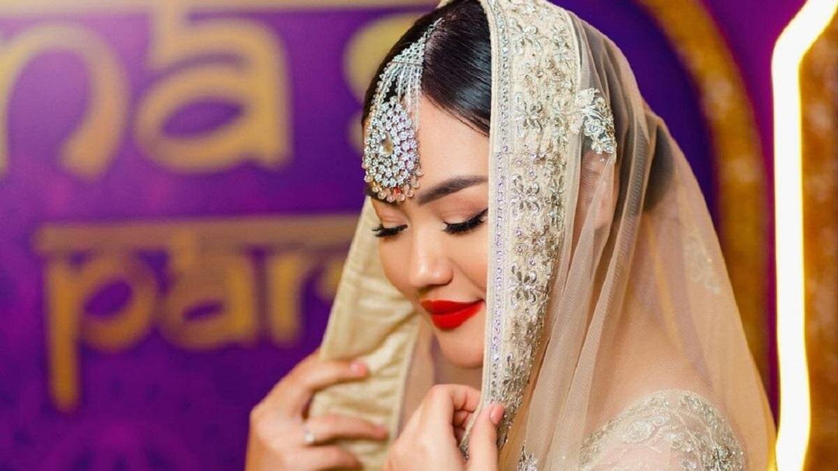    Дина Тореали:instagram.com/tattti_kyz