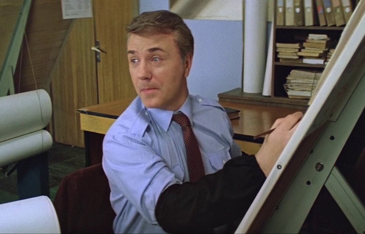 Кадр из фильма «Самая обаятельная и привлекательная» (1985). Скриншот.