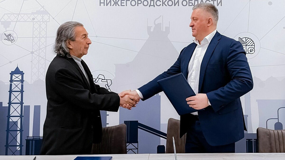     10 миллиардов рублей вложат в строительство завода по производству поликремния в Нижегородской области. Основой станет действующее производство в Италии, откуда перевезут станки. Об этом рассказали в региональном правительстве.
