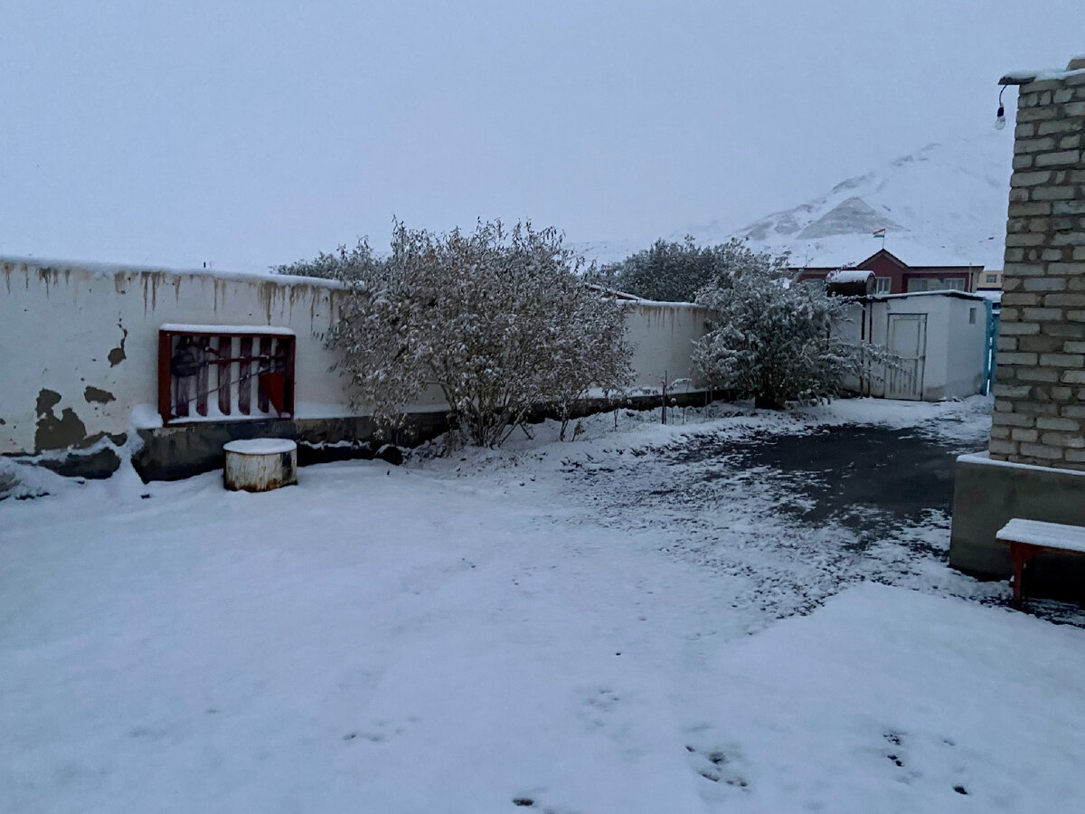 А вот и первый снег. 