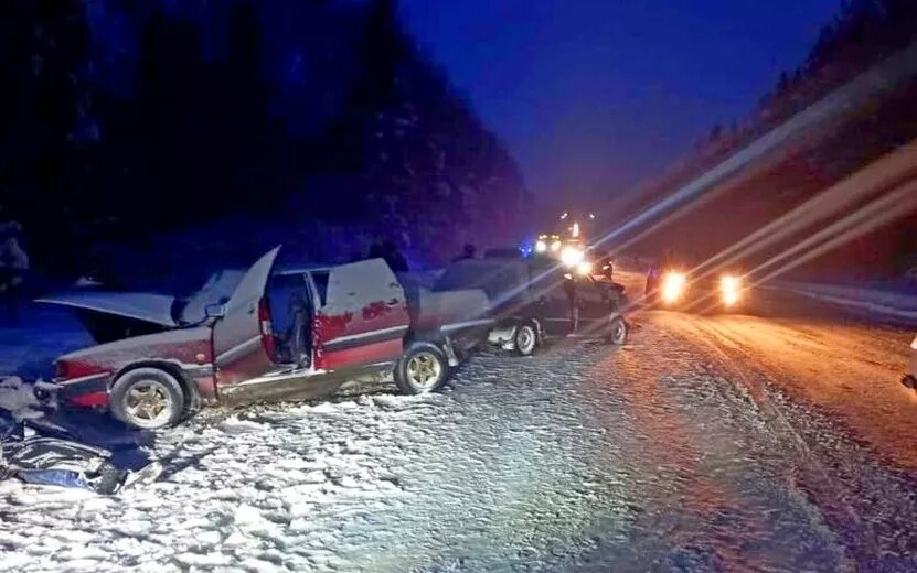    Два водителя погибли в лобовом столкновении Audi и «Лады» под Ижевском