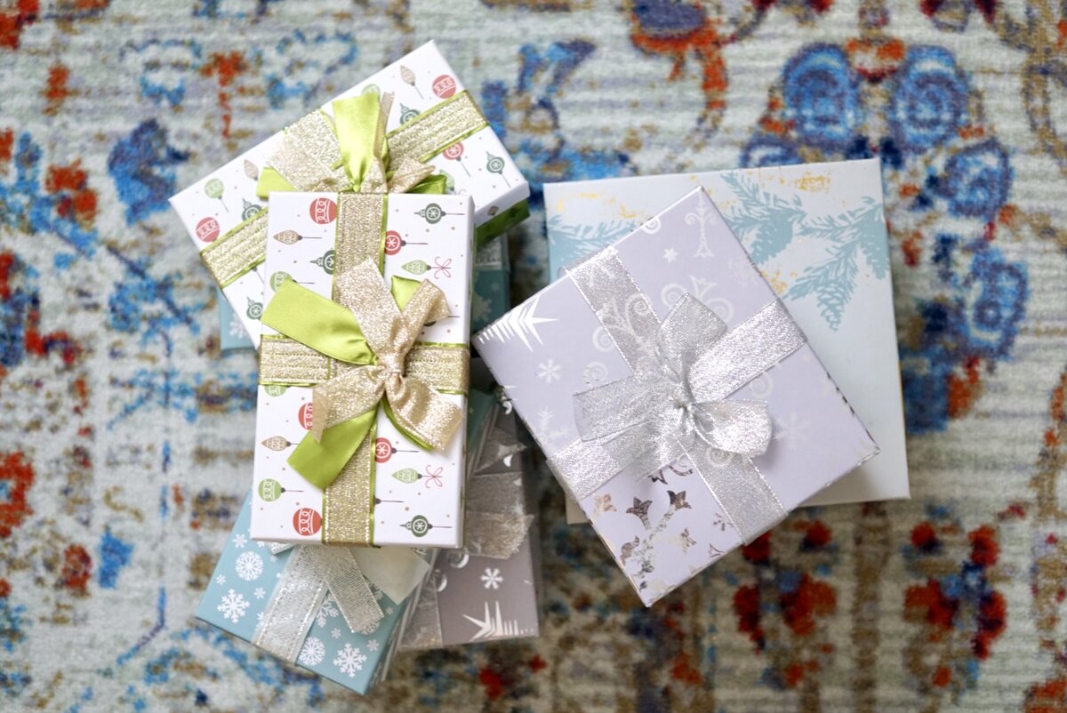 Такие подарки не стыдно положить под ёлку.