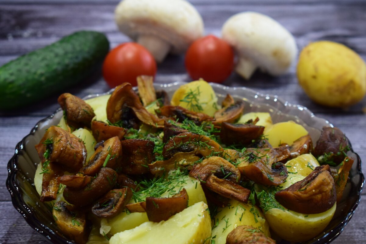 Картофель с шампиньонами - быстрый ужин без мяса