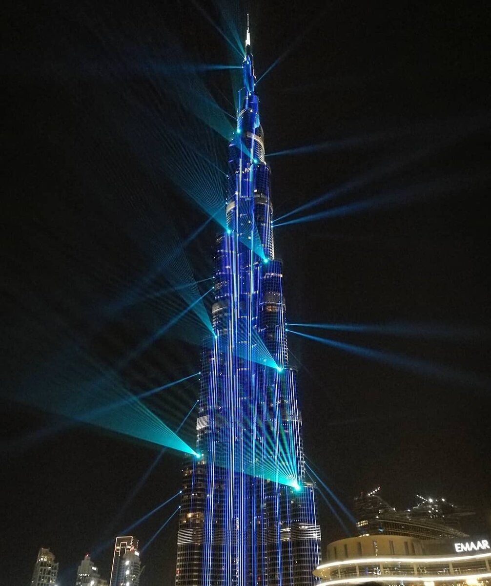 дубай лазерное шоу 2020. оаэ в 1971. лазерное шоу в дубае. бурдж халифа лазерное шоу. лазерное шоу в дубае на новый год.