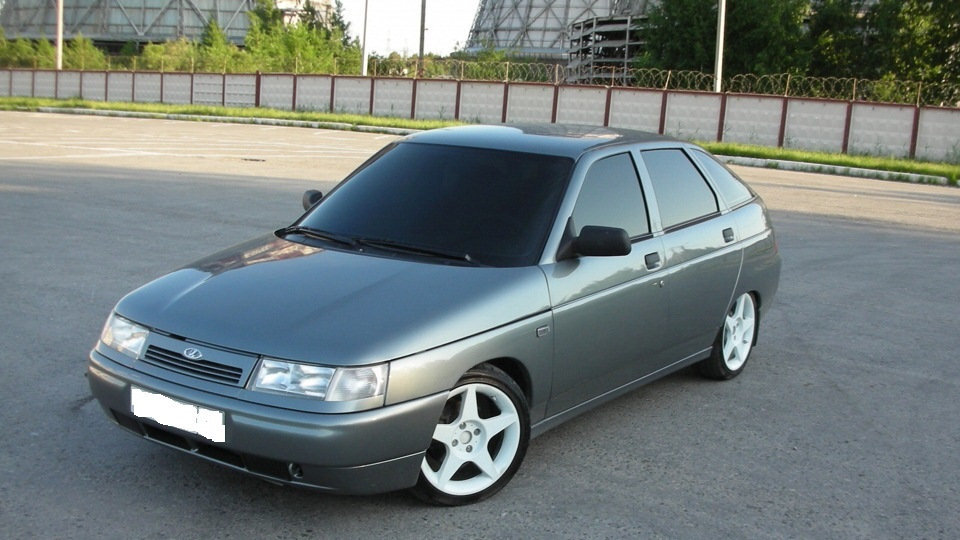 В принцепе про этот автомобиль могу сказать тоже что и про ваз 2114, но этот автомобиль будет приятнее по подвеске и чуть по быстрее ваз 2114, также и шумо и вибро изоляцией будет лучше.