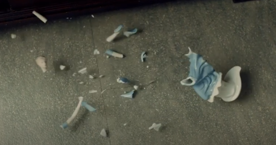 Это не просто разбитая статуэтка, а возможно ценная вещь.