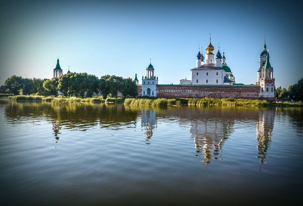 На берегу прекрасного озера неро стоит ростов великий план текста