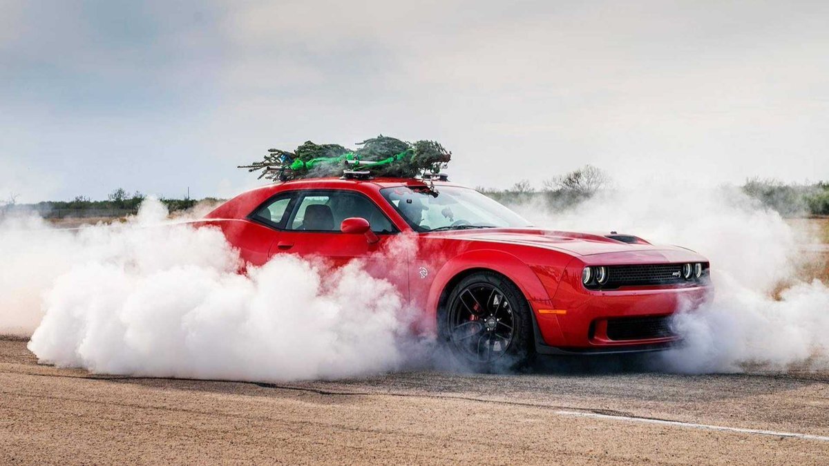 Dodge Challenger Hellcat бернаут