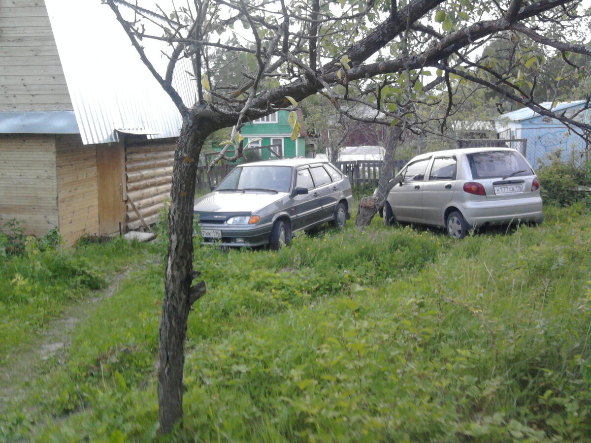 Парковка возле бани. Фото из личного архива.