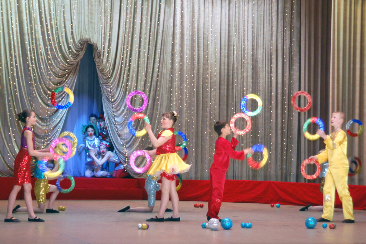 Отчетный концерт образцовой цирковой студии "Мы из криЦа"