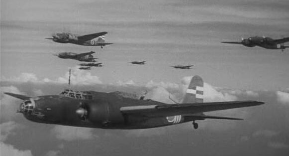 Кадры из фильма «Отряд соколов Като» (Япония. 1944 год; режиссёр – Кадзиро Ямамото)