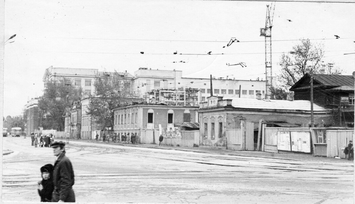 Город свердловск как сейчас называется. Улица Энгельса Свердловск 1975. Свердловск 1975. Улица Куйбышева Свердловск СССР. Г. Свердловск, ул. Энгельса, 32.