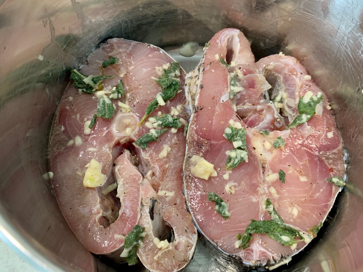 Осетрина shashlik. Шашлык из амура. Кавказская кухня люля кебаб. Шашлык из амура. Красивый шашлык.