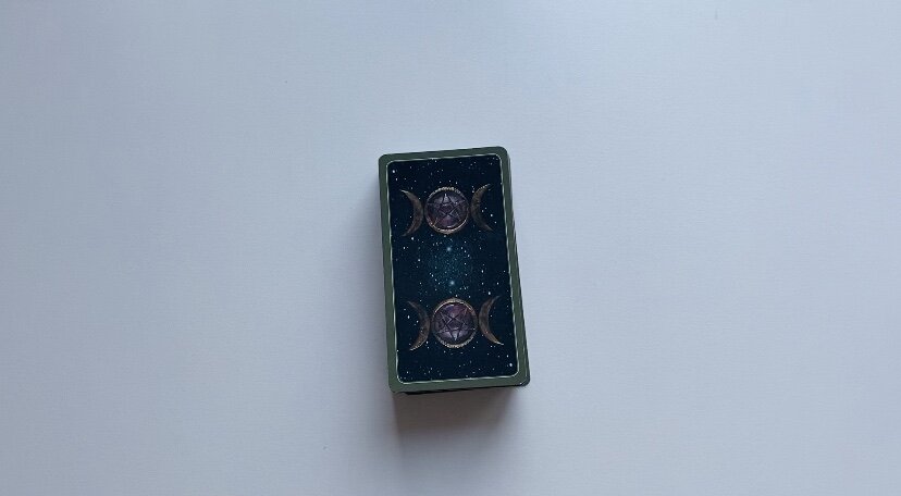 Четырёхугольник онлайн гадание на картах таро. Фото автора 