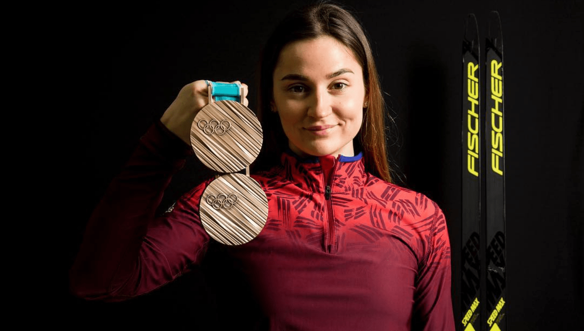 Юлия со своими Олимпийскими медалями . фото: яндекс картинки. 