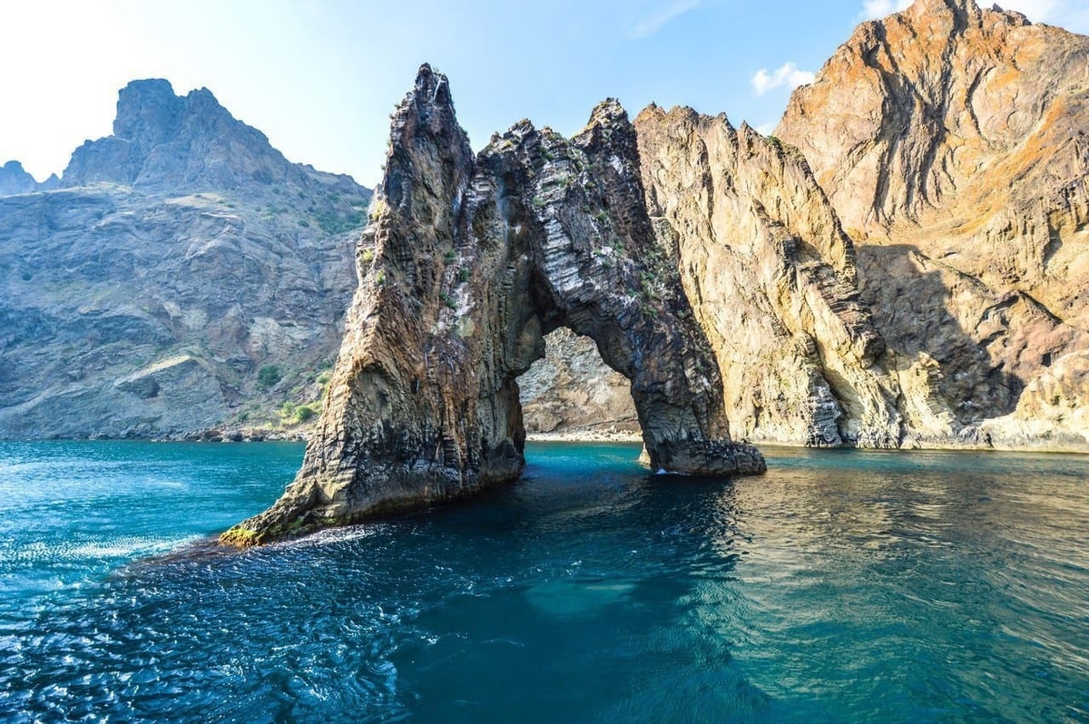 https://kiyaviakrym.com/trip/kray-golubyh-vershin-koktebel