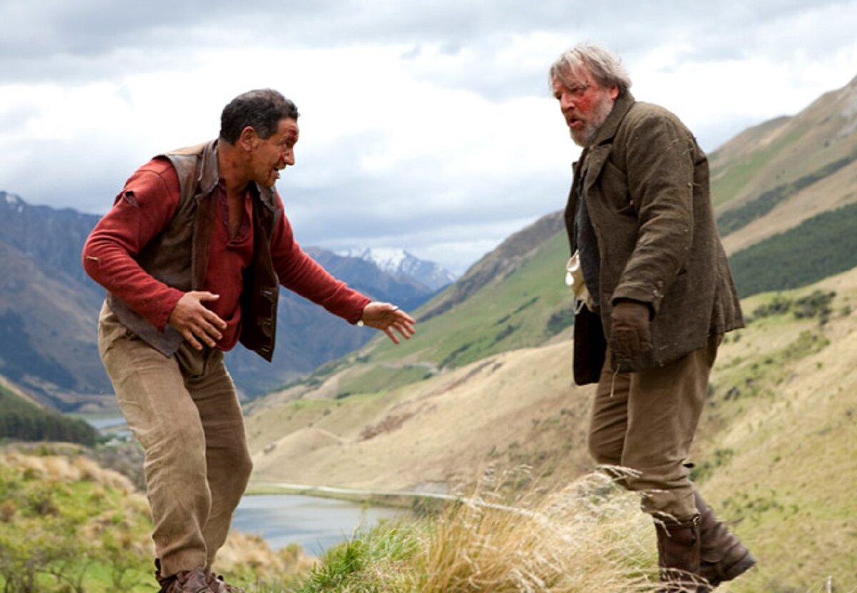 Карл урбан следопыт. Темуэра моррисон вертикальный предел. Следопыт новая зеландия приключенческий фильм. Следопыт фильм 2010. Tracker 2010.